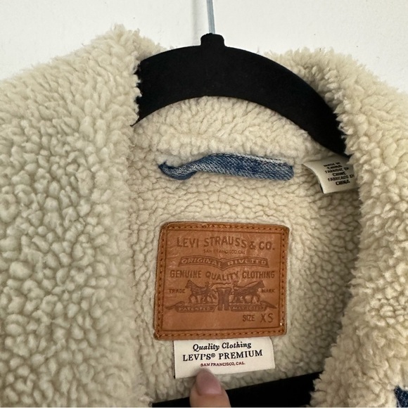 Levi’s Sherpa Lined Jean Jacket Blue Medium Wash Size XS Women 100% Cotton - Picture 6 of 13